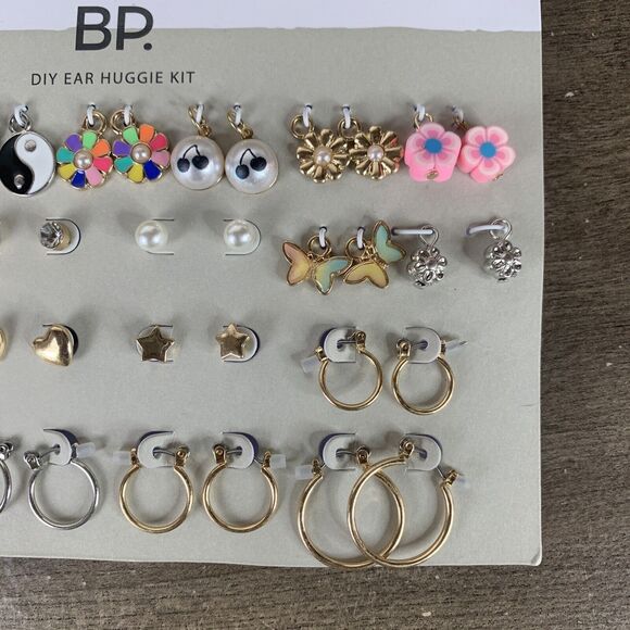 BP Nordstrom DIY Ear Huggie Kit Gift Bag Set NEW 21 Pairs of Earrings - Picture 4 of 5